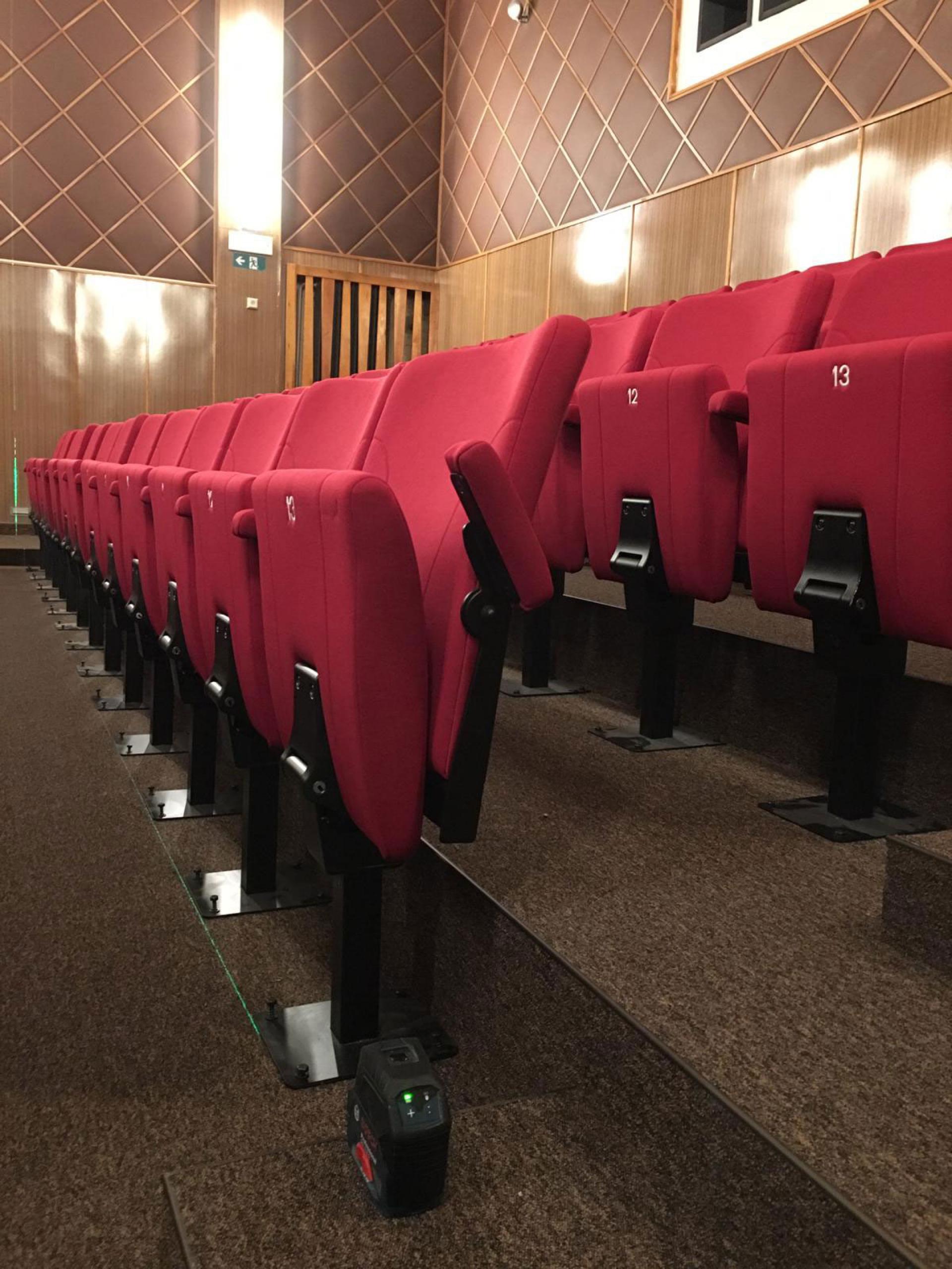 Divadelní sedačky
